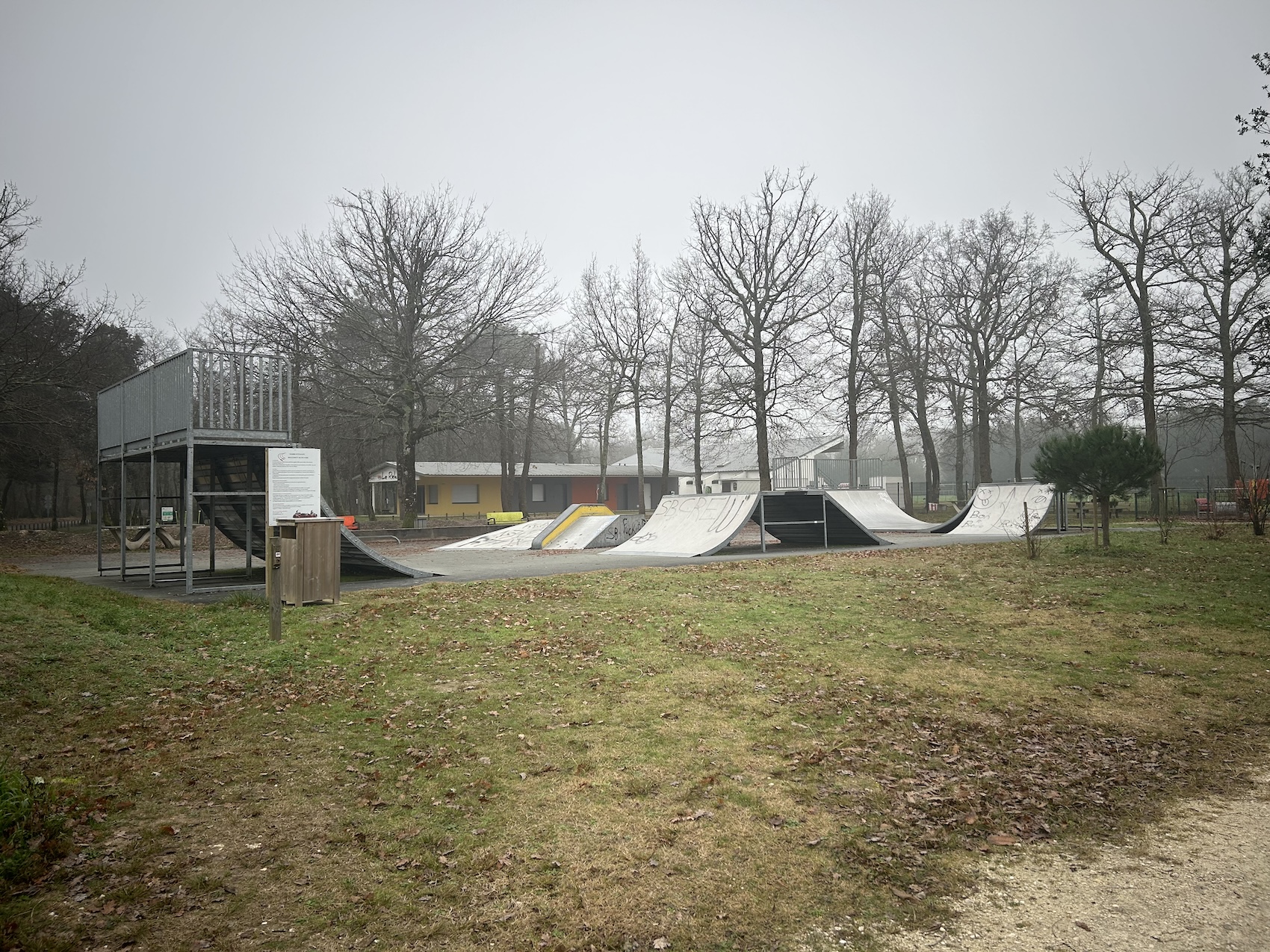 Étaules skatepark